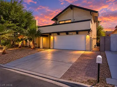 4760 Woodridge Road Las Vegas, NV 89121