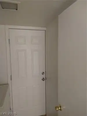 4760 Woodridge Road, Las Vegas, NV 89121 Entry