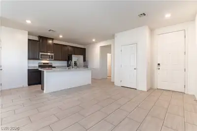 5740 Saltrock Grove Street Entrance Foyer
