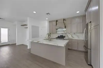 976 Crescent Falls Street Kitchen