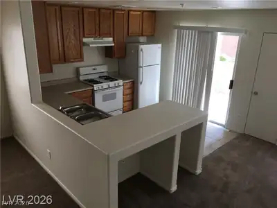 3123 Inlet Bay Avenue Kitchen