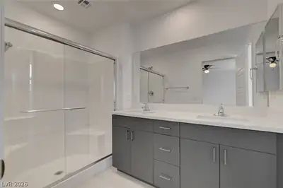 126 Barringswell Avenue, Henderson, NV 89011 Primary Bathroom