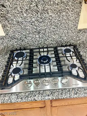 5136 Masotta Avenue Kitchen