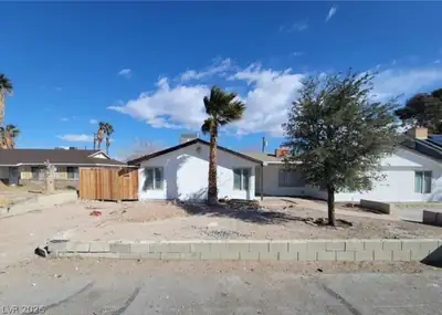 1710 Shadow Mountain Place, Las Vegas, NV 89108 Front of Structure