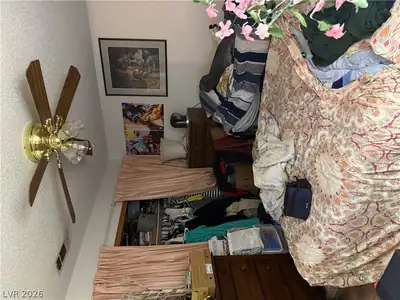 931 Center Street Bedroom