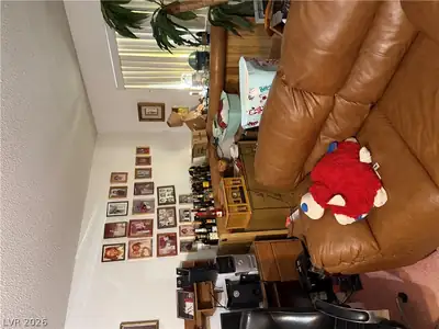 931 Center Street Living Room