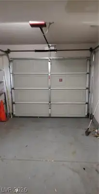 7963 Laurena Avenue, Las Vegas, NV 89147 Garage