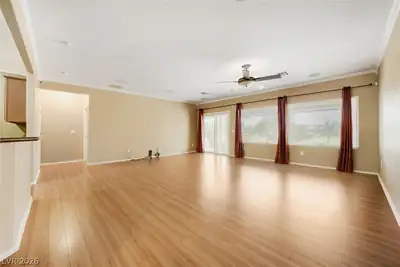 7421 Shelduck Street Living Room