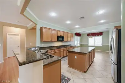 7421 Shelduck Street Kitchen