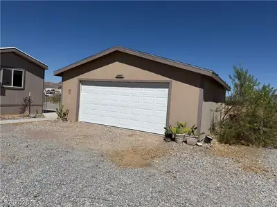 4360 Retread Road Garage