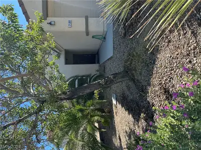 2588 Lockerbie Street Entry