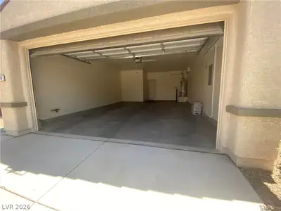 2588 Lockerbie Street Garage
