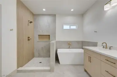 1871 South Manzanita Drive Primary Bathroom