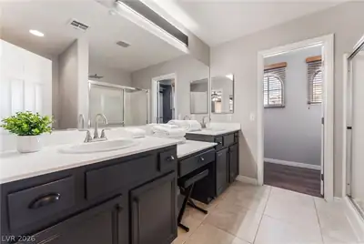8929 James Carl Court, Las Vegas, NV 89149 Primary Bathroom