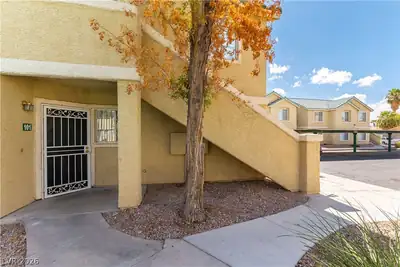 1560 JAMIELINN Lane 101 Entry
