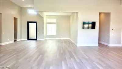 4680 Outlook Peak Street Living Room