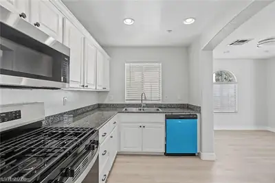 4798 Hampstead Heath Court Kitchen