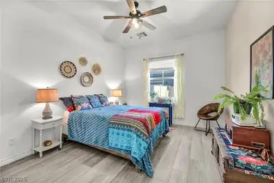 208 Bennett Pointe Avenue Bedroom