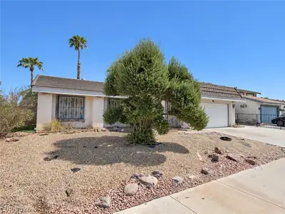 5022 Long View Drive Front of Structure