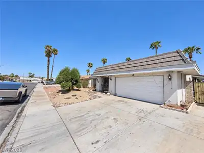 5022 Long View Drive Front of Structure