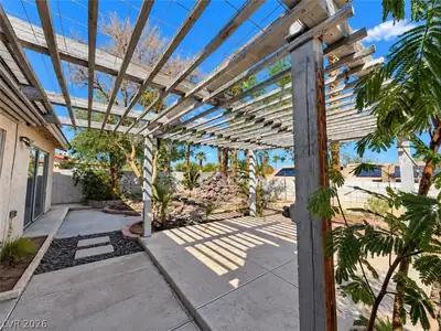 5022 Long View Drive Patio