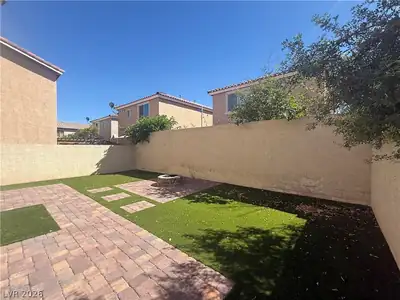 5897 Atlantis Dream Avenue, Las Vegas, NV 89139 Yard
