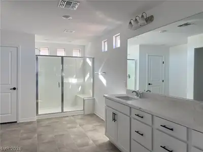 6524 Twin Brooks Avenue, Las Vegas, NV 89139 Primary Bathroom