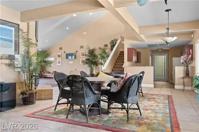 5332 River Glen Drive 400 Dining Area