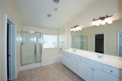 9689 Kampsville Avenue, Las Vegas, NV 89148 Primary Bathroom
