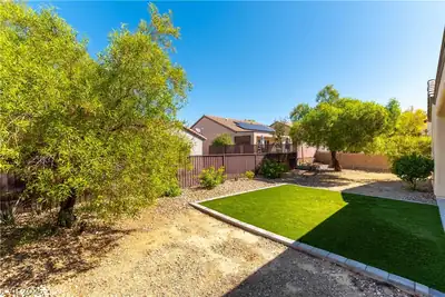 2142 Alyssa Jade Drive, Henderson, NV 89052 Yard
