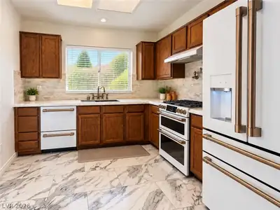 8613 Villa Ridge Drive, Las Vegas, NV 89134 Kitchen