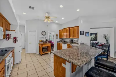 2421 South Yakima Avenue, Pahrump, NV 89048 Kitchen