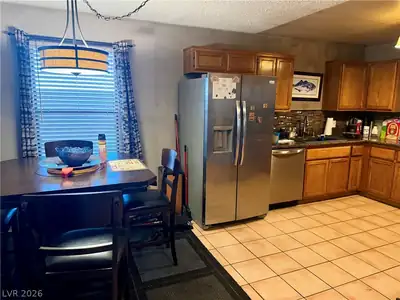 7001 Pindarri Way Kitchen