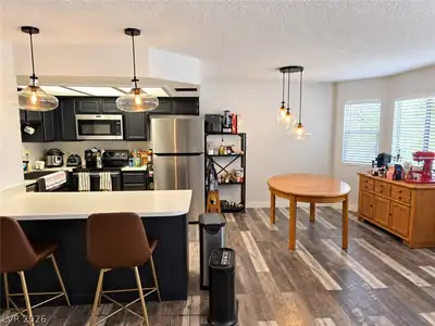 905 Rockview Drive 202 Kitchen