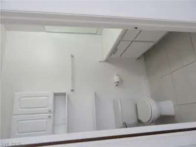 4406 Hawthorne Way, Las Vegas, NV 89147 Primary Bathroom