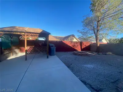 608 Maxley Court Yard
