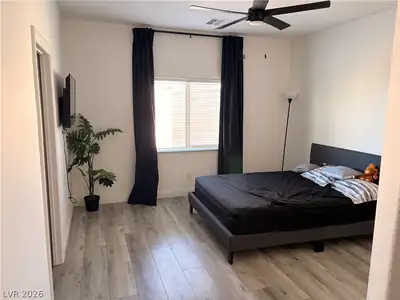 9573 Greensburg Avenue Bedroom