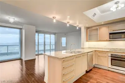 322 Karen Avenue 4505, Las Vegas, NV 89109 Kitchen