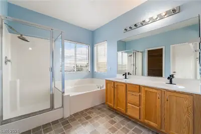 224 Positive Point Street, Henderson, NV 89012 Primary Bathroom