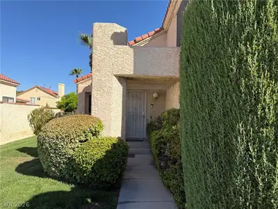 2716 Lovington Drive Entry
