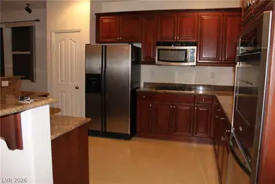 10160 HOLLIS MOUNTAIN Avenue Kitchen