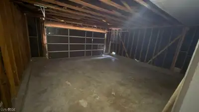 4295 Sunnyview Court Garage