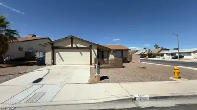 4295 Sunnyview Court Front of Structure