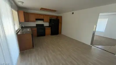 4295 Sunnyview Court Kitchen