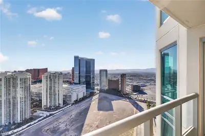 222 Karen Avenue 4402, Las Vegas, NV 89109 Balcony