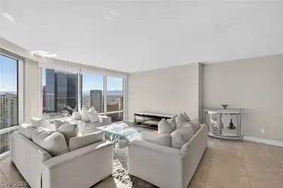 222 Karen Avenue 4402, Las Vegas, NV 89109 Living Room