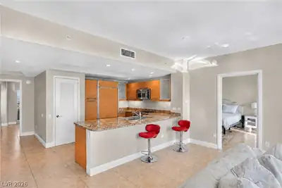 222 Karen Avenue 4402, Las Vegas, NV 89109 Kitchen