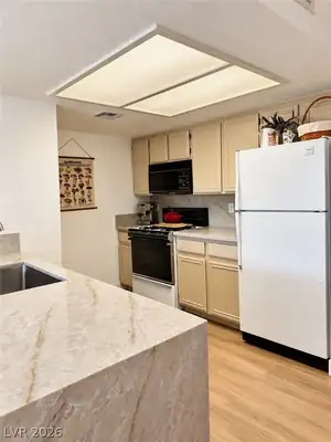8070 West Russell Road 2028 Kitchen