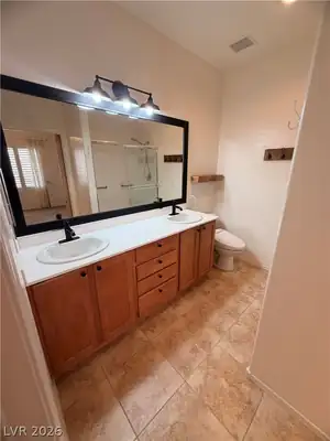 7661 Fieldfare Drive, North Las Vegas, NV 89084 Primary Bathroom