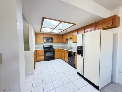 4025 DELOS Drive, Las Vegas, NV 89103 Kitchen